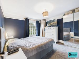 Bedroom- click for photo gallery